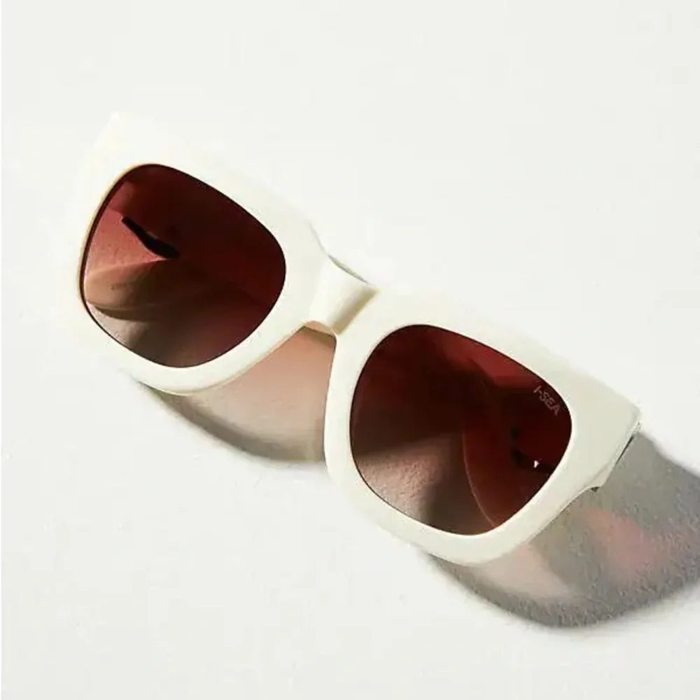 Anthropologie X ISEA Jolene Western Buckle Chic White Sunglasses New